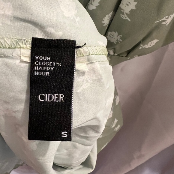 Dress - Picture 6 of 6